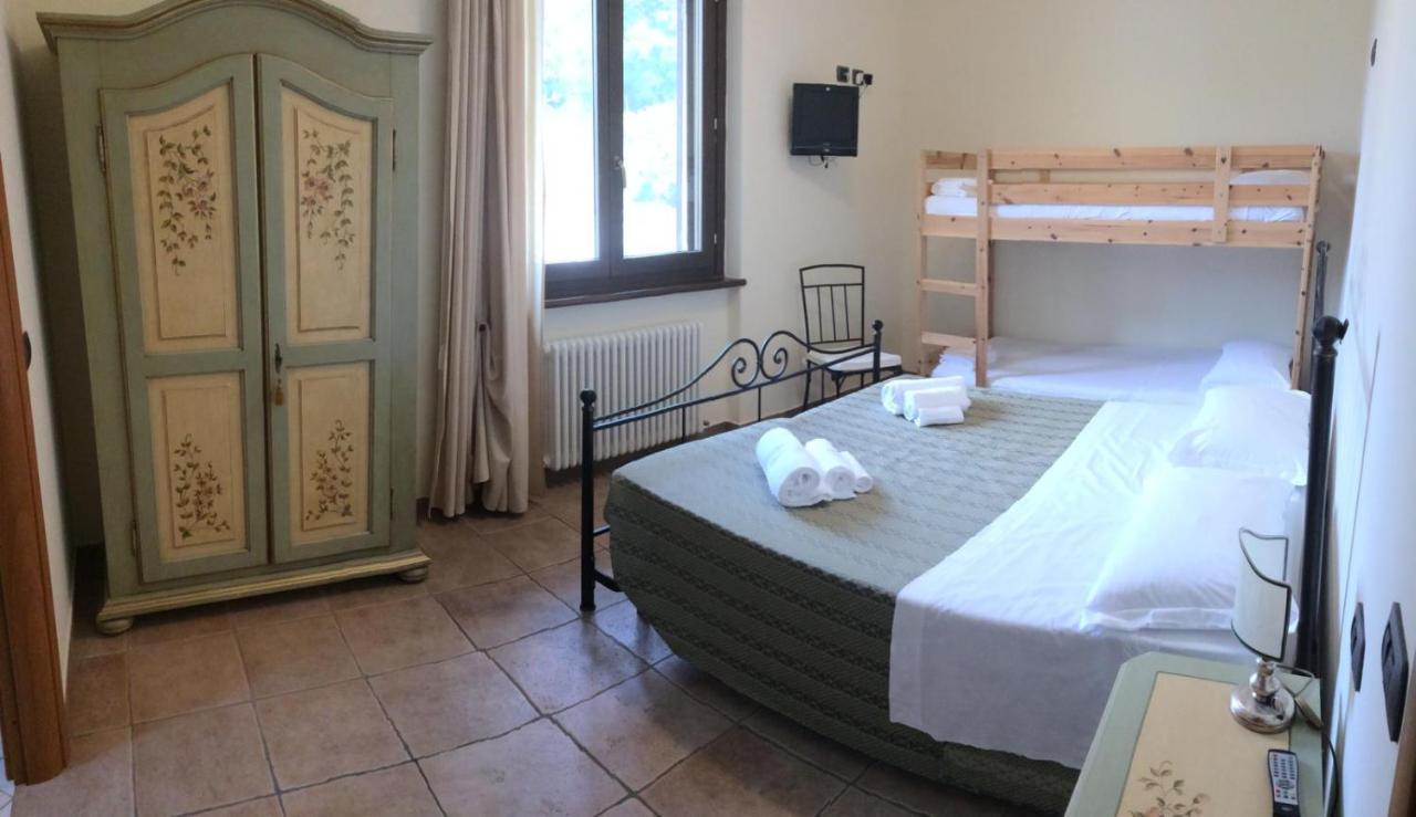 Il Castagno Bed & Breakfast Монтемонако Екстериор снимка