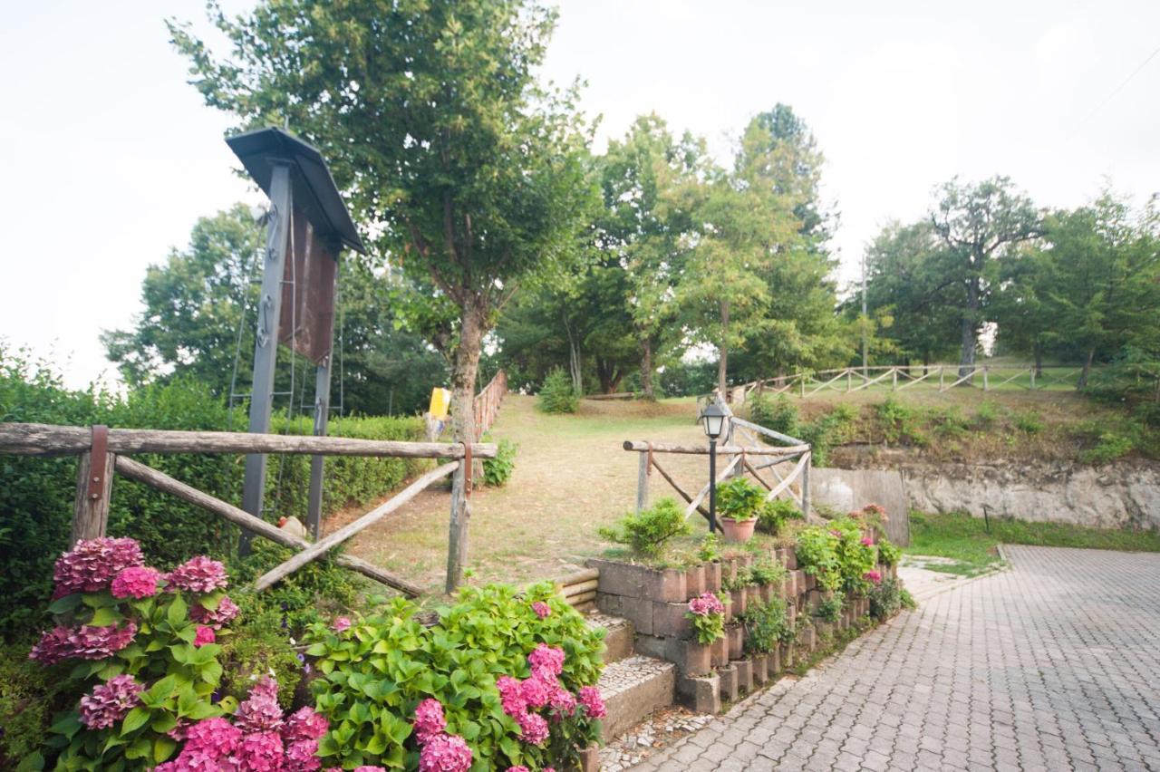 Il Castagno Bed & Breakfast Монтемонако Екстериор снимка