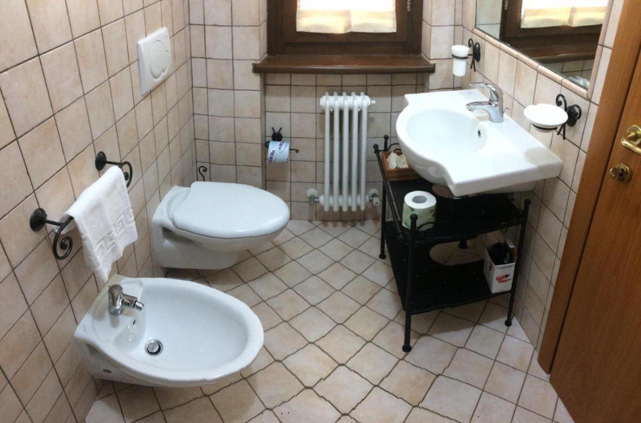 Il Castagno Bed & Breakfast Монтемонако Екстериор снимка
